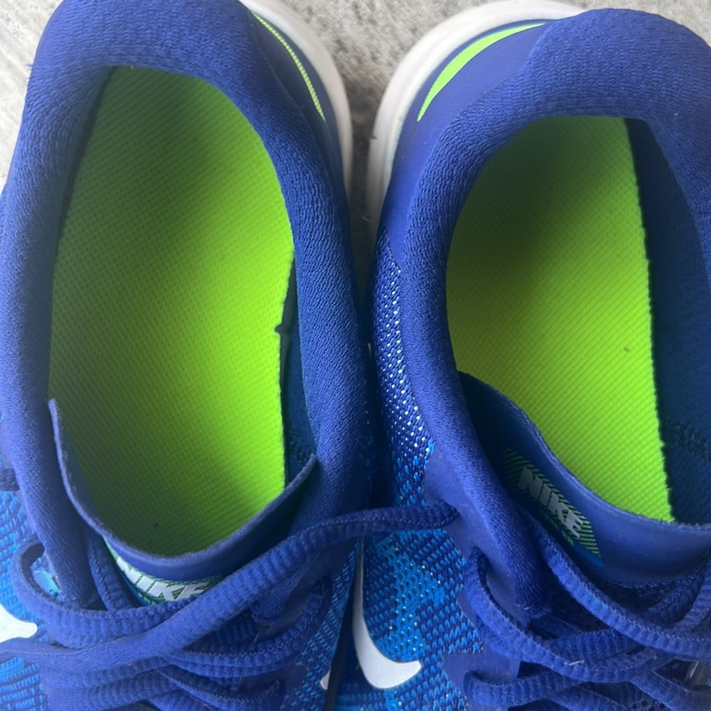 Nike Free RN running shoes. Boys/men size 7. Excellent condition. Barely worn. - Picture 12 of 12
